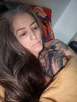 Snapshot of vamporasuccubus19777 chatting on October 26, 1:01 am vamporasuccubus19777 online show from October 26, 1:01 am