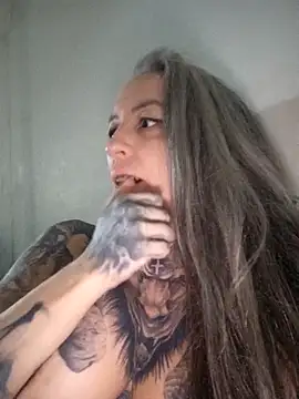 Snapshot of vamporasuccubus19777 chatting on October 1, 10:48 pm vamporasuccubus19777 online show from October 1, 10:48 pm