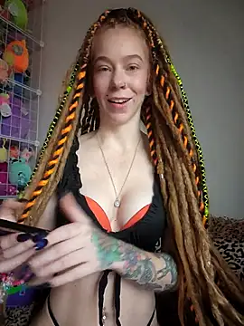 LucidLucy online show from October 23, 1:28 pm