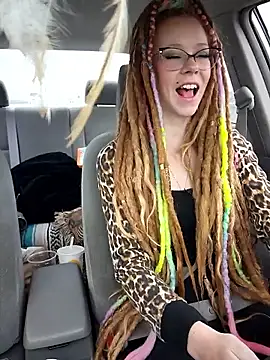 LucidLucy online show from September 25, 3:00 pm