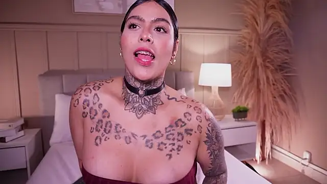 curvyliciousss online show from March 11, 7:38 pm