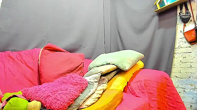 Snapshot of KataleyaCollins chatting on October 19, 9:06 pm KataleyaCollins online show from October 19, 9:06 pm