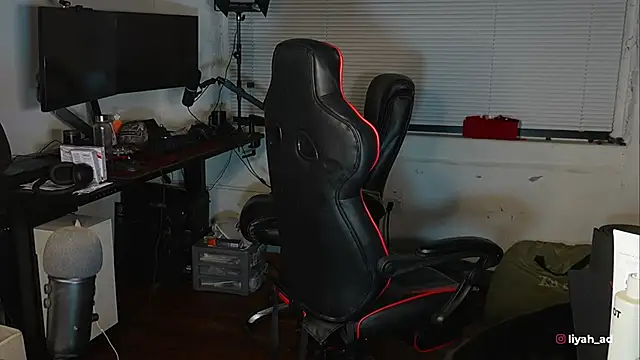 Bubbleliyah online show from October 8, 12:04 am