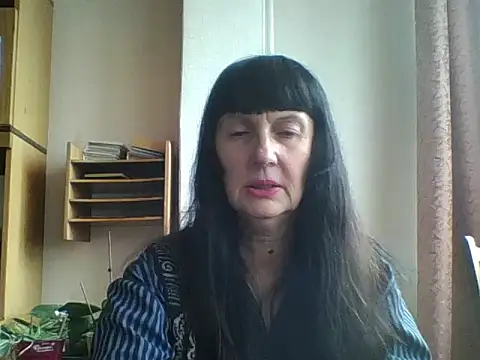 Snapshot of MelanyBanks chatting on October 29, 8:29 am MelanyBanks online show from October 29, 8:29 am