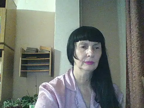 MelanyBanks online show from November 1, 3:27 pm