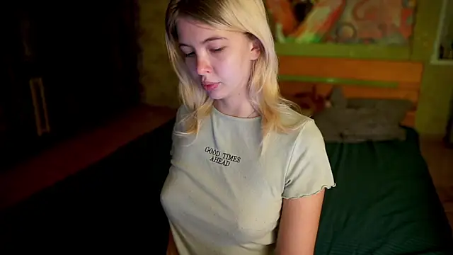 Allison Cuty online show from October 23, 8:37 pm