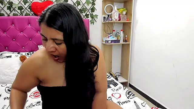 BellaBellosinia online show from October 1, 3:44 am