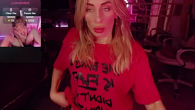 Snapshot of AnnieGOld_ chatting on October 17, 11:41 pm AnnieGOld  online show from October 17, 11:41 pm