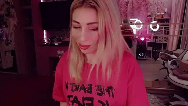 Snapshot of AnnieGOld_ chatting on October 13, 6:21 pm AnnieGOld  online show from October 13, 6:21 pm