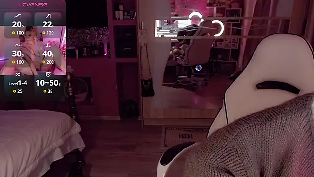 AnnieGOld  online show from January 12, 10:48 pm