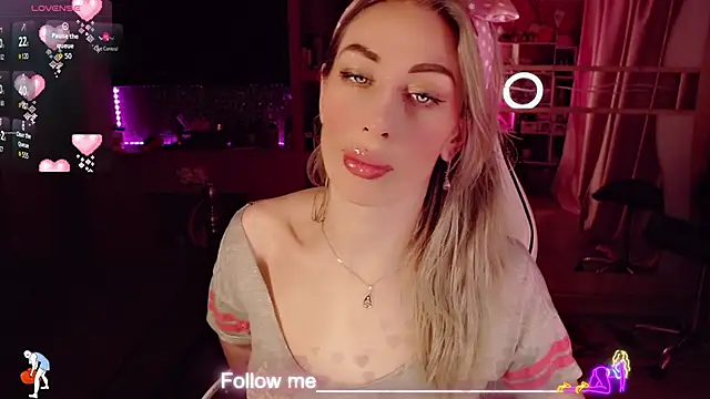 AnnieGOld  online show from March 7, 11:34 pm