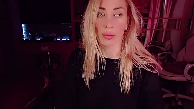 Snapshot of AnnieGOld_ chatting on October 5, 5:56 am AnnieGOld  online show from October 5, 5:56 am