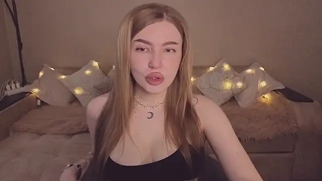 ViolettaLopez online show from April 14, 2:39 pm