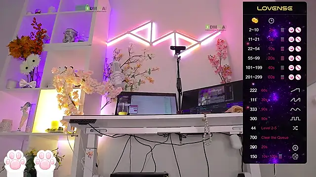 Snapshot of Elena-Marilyn chatting on October 13, 11:40 pm Elena-Marilyn online show from October 13, 11:40 pm