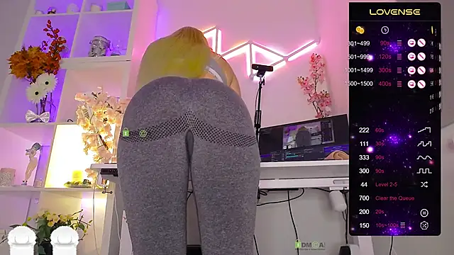 Snapshot of Elena-Marilyn chatting on September 18, 8:07 pm Elena-Marilyn online show from September 18, 8:07 pm