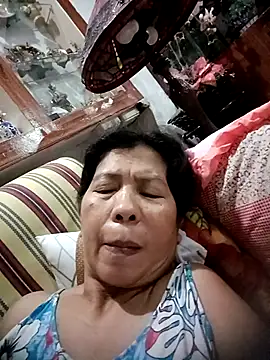 Snapshot of TropicalFlower chatting on October 9, 10:08 am TropicalFlower online show from October 9, 10:08 am