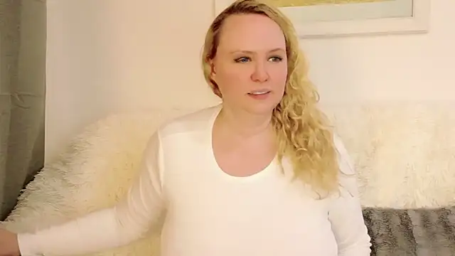Sarah4you online show from May 5, 9:51 pm