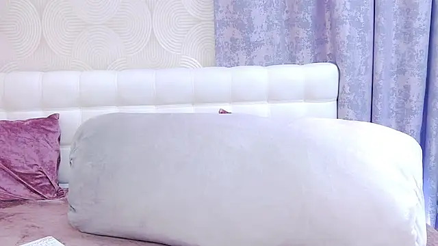 Snapshot of Asian_legs chatting on September 23, 10:46 am Asian legs online show from September 23, 10:46 am