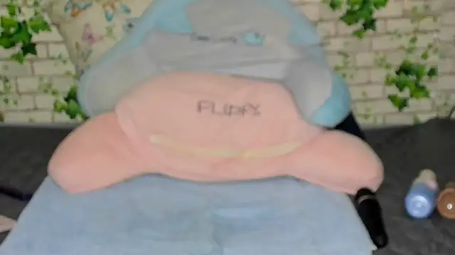 Snapshot of _Horny_milf_ chatting on October 15, 2:14 am Horny milf online show from October 15, 2:14 am