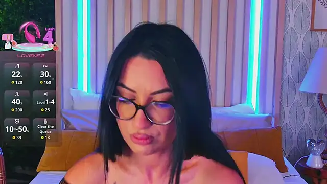 NikkiStarX online show from March 27, 4:14 am