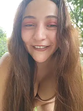 VickyHoult online show from March 21, 8:47 pm