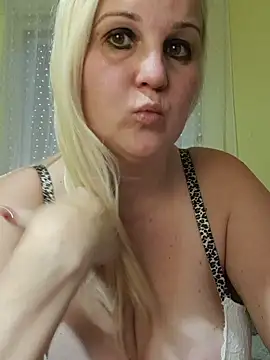 Snapshot of Mayci1984 chatting on October 30, 2:29 pm Mayci1984 online show from October 30, 2:29 pm