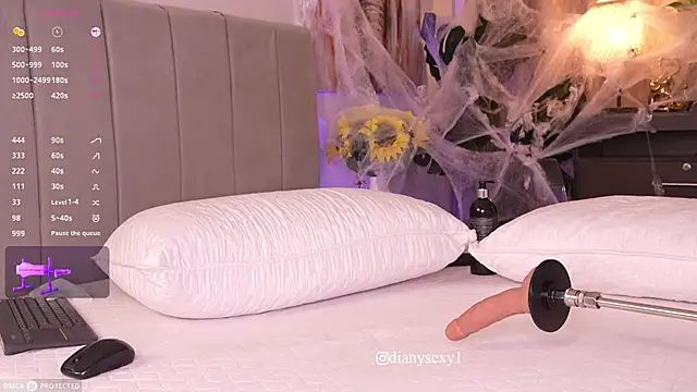 Snapshot of DianySexy chatting on October 18, 2:36 am DianySexy online show from October 18, 2:36 am