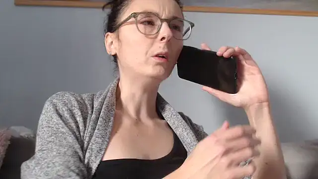 Snapshot of cleophee chatting on October 31, 9:35 am cleophee online show from October 31, 9:35 am