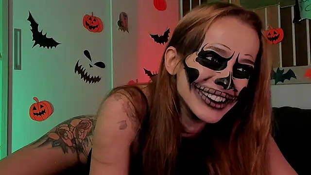 Snapshot of Dora_Banks chatting on October 31, 11:03 am Dora Banks online show from October 31, 11:03 am