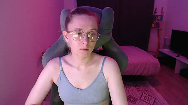 Snapshot of AnabelFrel chatting on October 12, 12:24 am AnabelFrel online show from October 12, 12:24 am