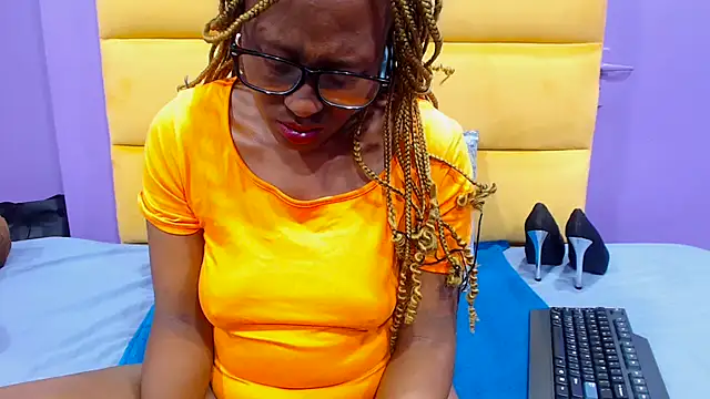 Snapshot of SLUTYLISA chatting on October 4, 7:07 pm SLUTYLISA online show from October 4, 7:07 pm