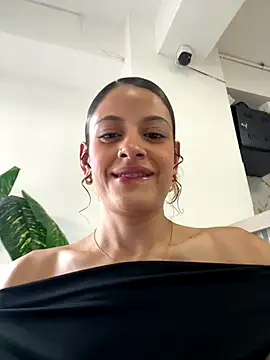 Snapshot of alana15 chatting on September 8, 9:58 pm alana15 online show from September 8, 9:58 pm