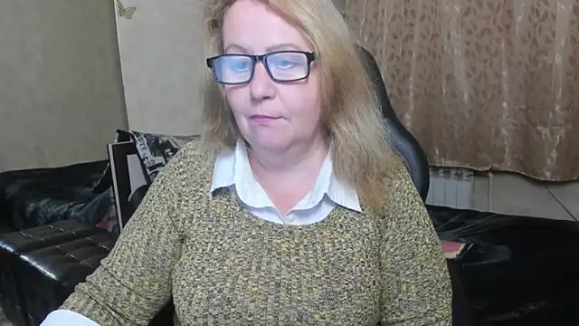 Frau Marta online show from November 11, 3:09 pm