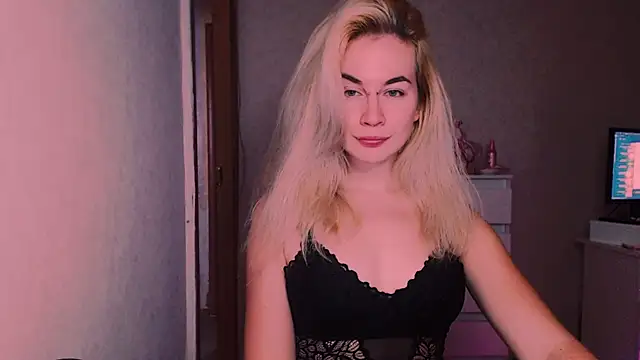 xxxcharismaaa online show from November 1, 8:13 pm