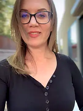 MaiseKnox online show from October 15, 11:40 pm