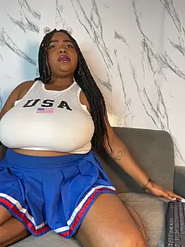 Snapshot of angelGgold chatting on October 4, 1:17 pm angelGgold online show from October 4, 1:17 pm