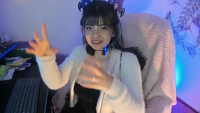 Snapshot of Sammysammy_ chatting on October 12, 7:44 am Sammysammy online show from October 12, 7:44 am