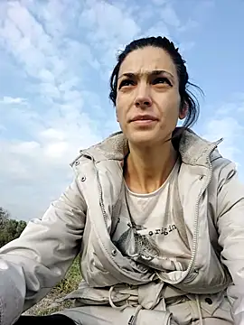 Snapshot of JoleNe2702 chatting on October 18, 1:47 pm JoleNe2702 online show from October 18, 1:47 pm