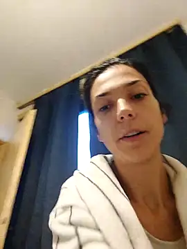 Snapshot of JoleNe2702 chatting on September 27, 5:14 am JoleNe2702 online show from September 27, 5:14 am