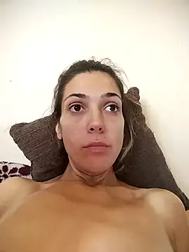 Snapshot of JoleNe2702 chatting on September 19, 10:03 am JoleNe2702 online show from September 19, 10:03 am