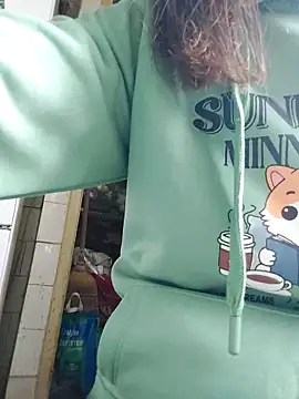 Snapshot of JoleNe2702 chatting on October 4, 7:03 am JoleNe2702 online show from October 4, 7:03 am