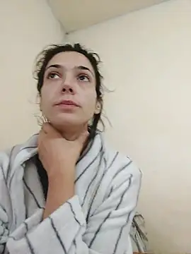 Snapshot of JoleNe2702 chatting on October 3, 7:02 am JoleNe2702 online show from October 3, 7:02 am