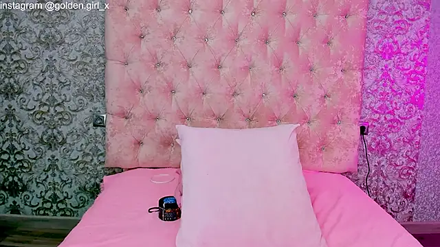 Snapshot of Akilla_Queen chatting on October 12, 1:52 am Akilla Queen online show from October 12, 1:52 am