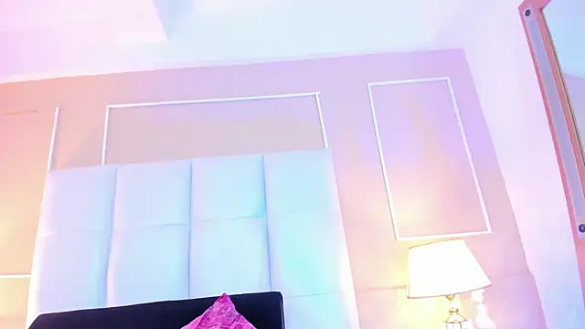 Zoe Evans  online show from October 9, 12:31 pm