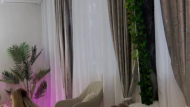 IsabelleEthan online show from February 7, 7:12 am