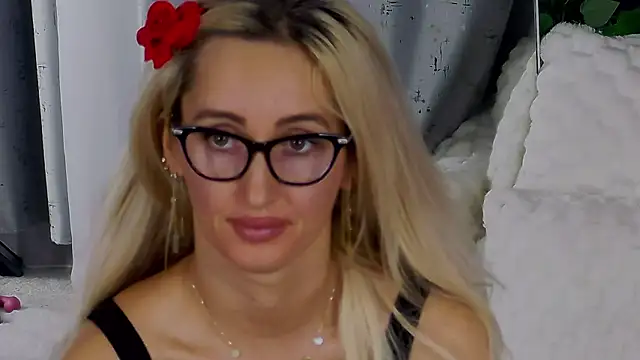 IsabelleEthan online show from November 6, 2:50 am