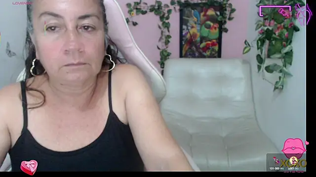 Snapshot of stepmother_105 chatting on October 14, 8:11 pm stepmother 105 online show from October 14, 8:11 pm