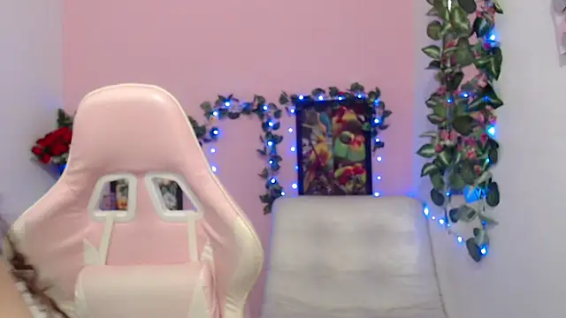 Snapshot of stepmother_105 chatting on September 18, 10:52 pm stepmother 105 online show from September 18, 10:52 pm