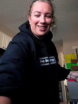 Snapshot of Canadian_BBW chatting on October 8, 6:56 pm Canadian BBW online show from October 8, 6:56 pm