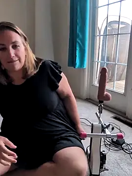 Snapshot of Canadian_BBW chatting on October 3, 8:47 pm Canadian BBW online show from October 3, 8:47 pm